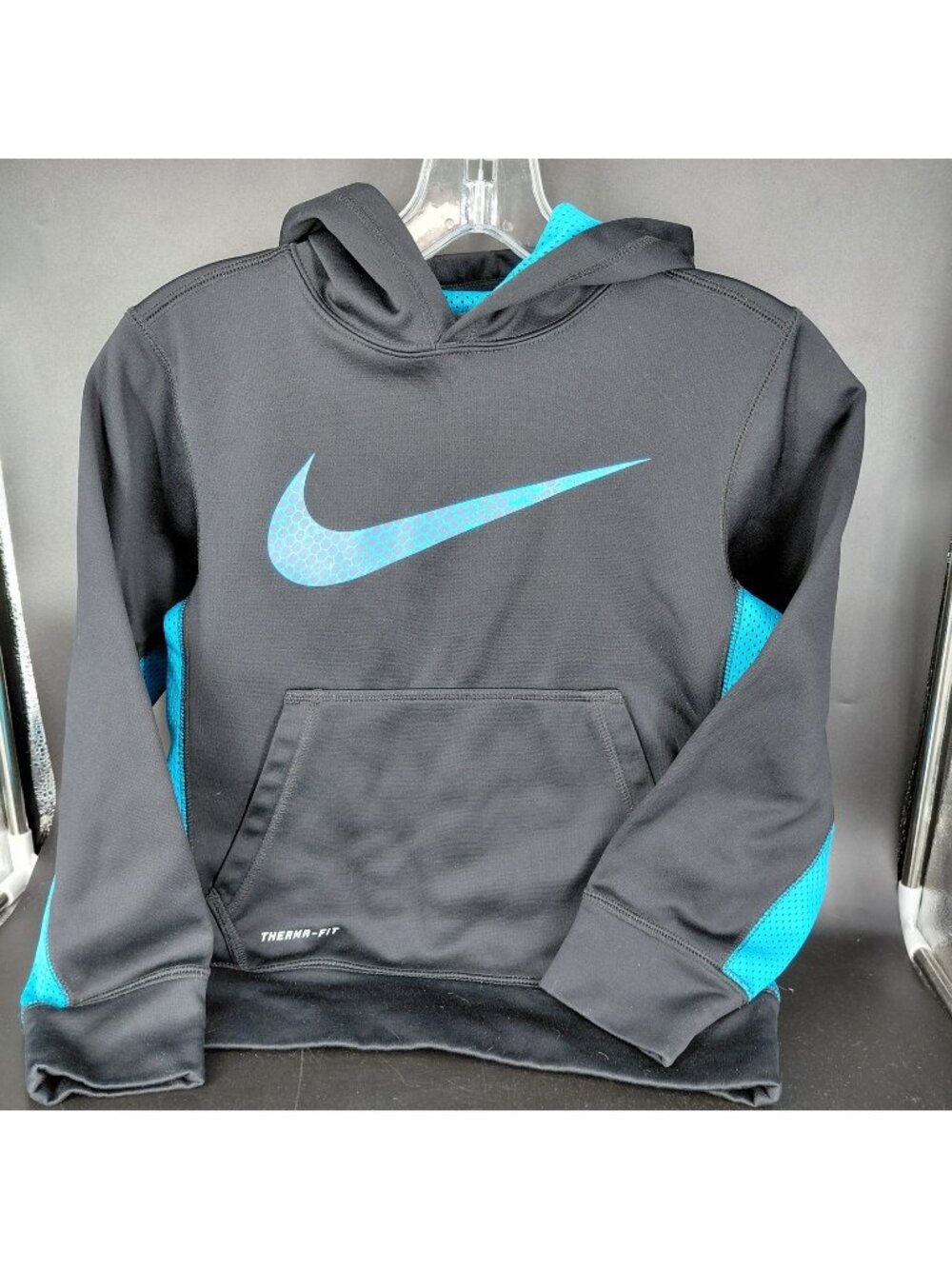 Nike Hoodie Youth Small Black Therma-Fit Pullover Fleece Swoosh Graphic Jumper